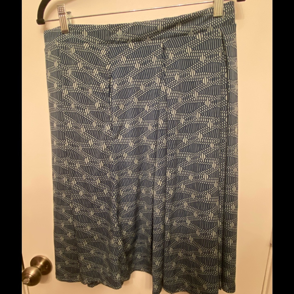 Large Lularoe Madison skirt